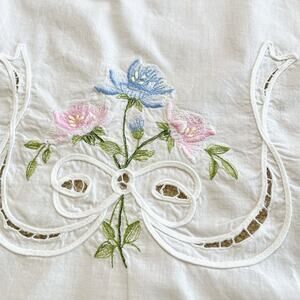 Vintage Embroidered Table Runner Cutwork White Cotton Floral Classic 15x43